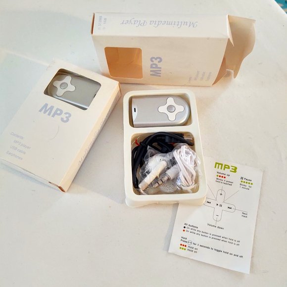 VINTAGE PORTABLE MP3 PLAYER NWOT - Picture 1 of 6